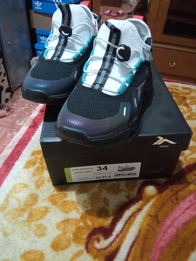 Vendo zapatillas está casi nuevas