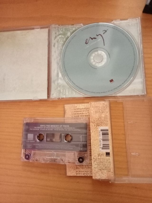 CD y casette Enya