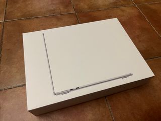 Caja MacBook Air 2022