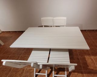 MESA Y SILLAS DE JARDIN