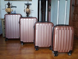 Set 4 Maletas color golden rose 8 Ruedas Giratoria
