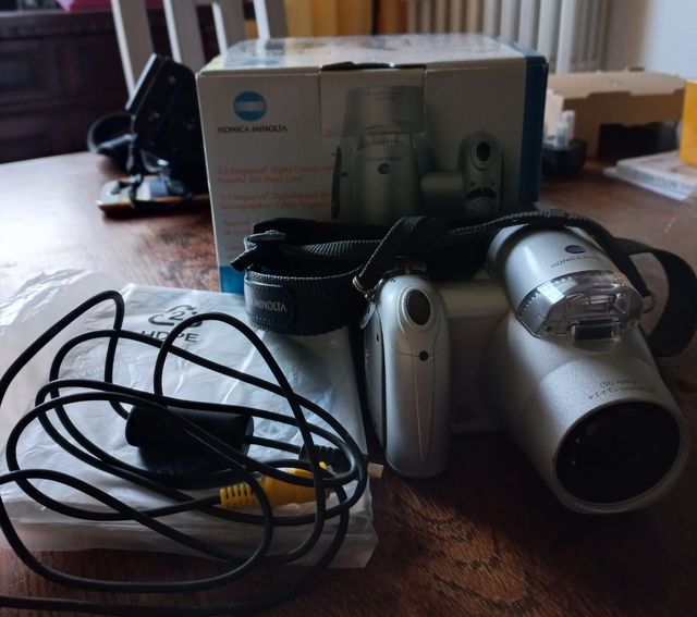 Konica minolta dimage z10