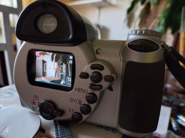 Konica minolta dimage z10