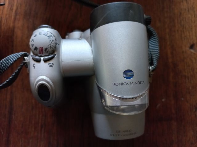 Konica minolta dimage z10