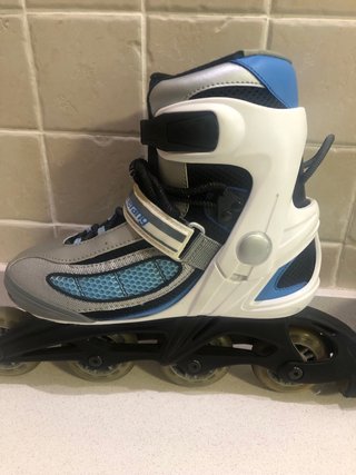 Patines en linia Boomerang y protecciones
