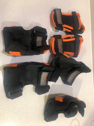 Patines en linia Boomerang y protecciones