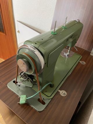Máquina de coser Refrey modelo Preferida 400 nueva