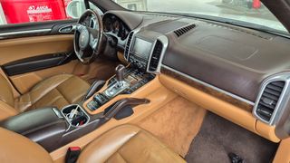 Porsche Cayenne 2013 Full equipe