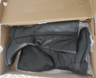 Botas altas Bata. Nuevas.