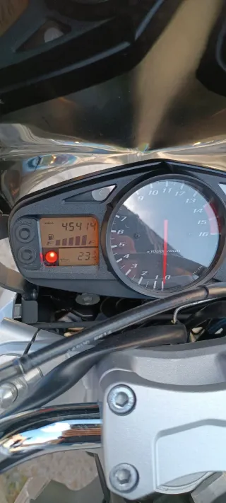 Moto. Suzuki GSR 600. año 2008......