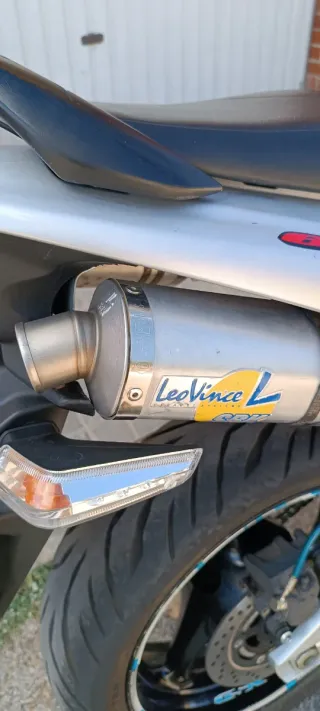 Moto. Suzuki GSR 600. año 2008......