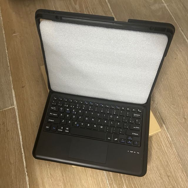 Earto Custodia con Tastiera per iPad Pro 12.9 / Air 13 M2 2024