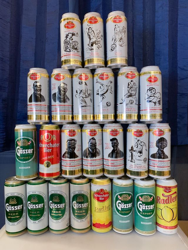 Vendita di una collezione lattine di birra vuote