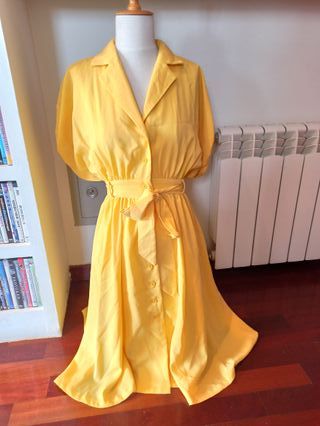 Vestido amarillo retro t. S con mucho vuelo
