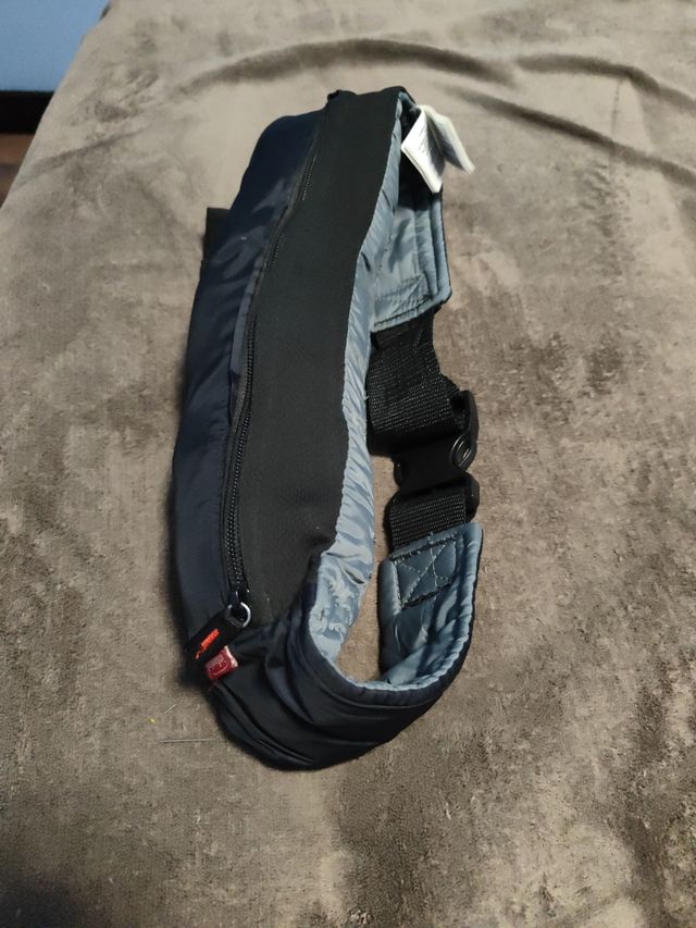 Canguro ligero transformable en riñonera