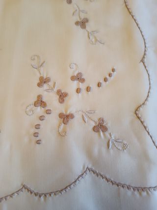 Juego de sabana antiguas de Tolra, bordado Mª Mar