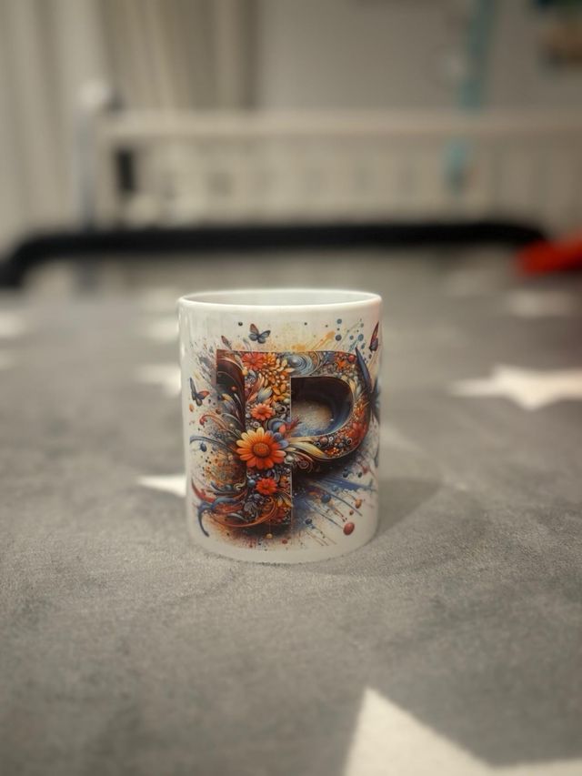 Llaveros personalizados y tazas