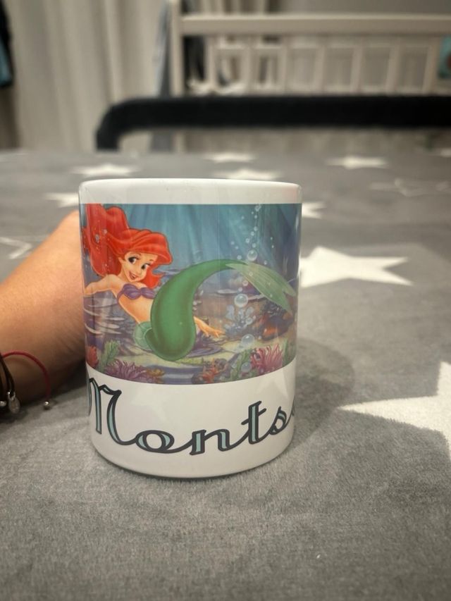 Llaveros personalizados y tazas