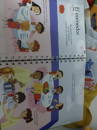 Libro infantil "voy al colegio" editorial SM