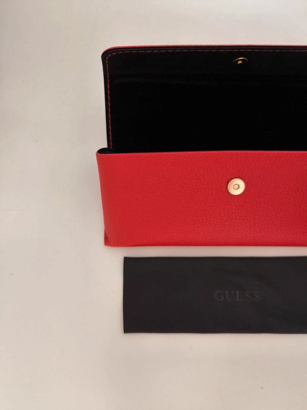 Funda gafas Guess sin estrenar