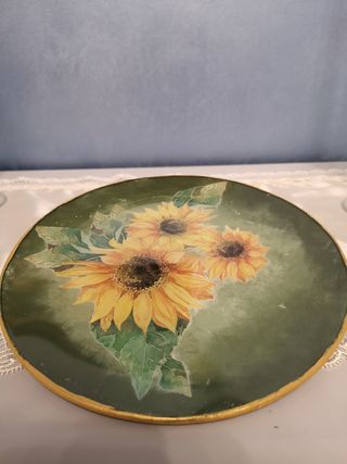 Piatto decoupage con fiori 