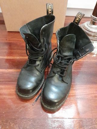 Dr Martens 42