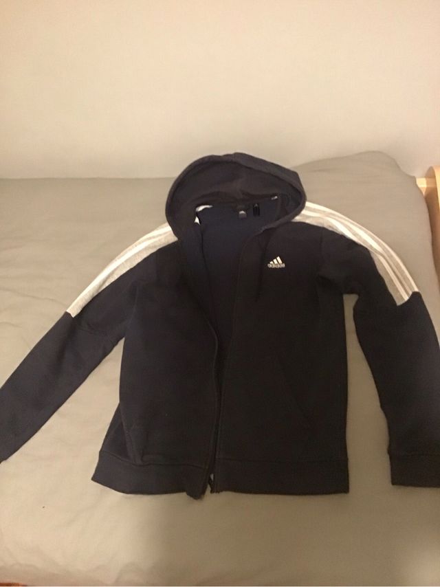 Sudadera adidas con capucha y cremallera