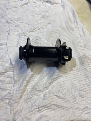 Buje shimano 15x110