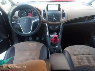 Opel Zafira Tourer 2013
