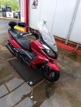 Moto Kymco super dink 125
