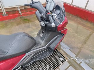 Moto Kymco super dink 125