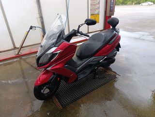 Moto Kymco super dink 125