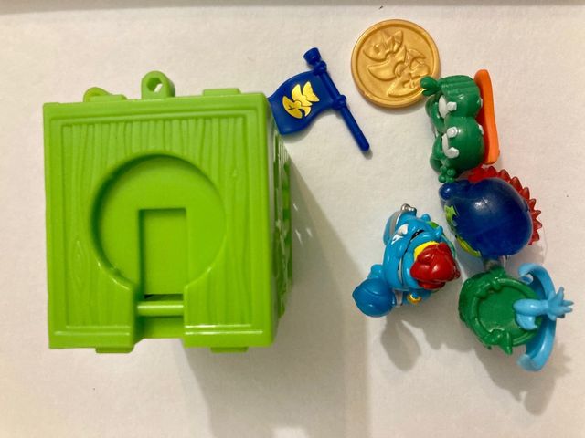 Lote de Figuras Superthings  y piratix