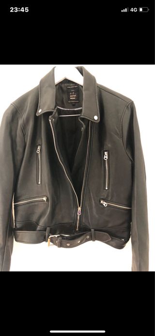 Cazadora polipiel negra como nueva