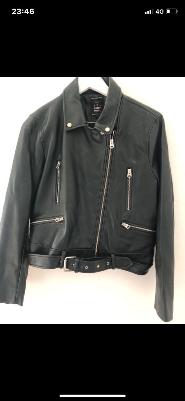 Cazadora polipiel negra como nueva