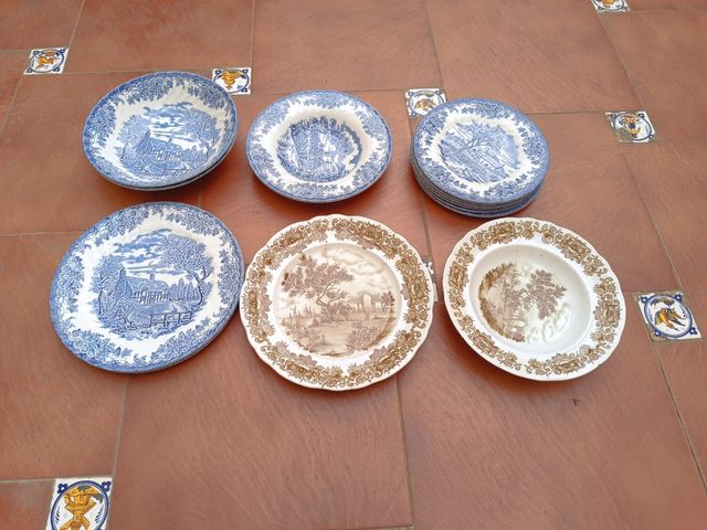 PLATOS AZULES Y MARRONES