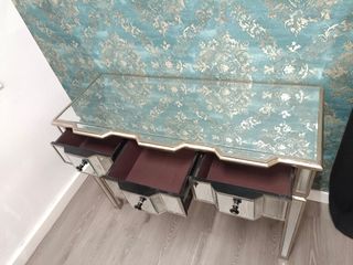 Consola de cristal y espejo