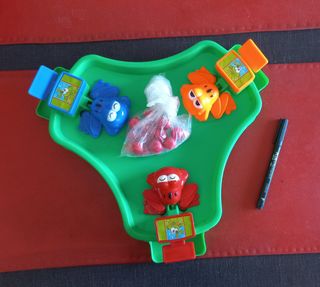 JUEGO RANAS TRAGABOLAS