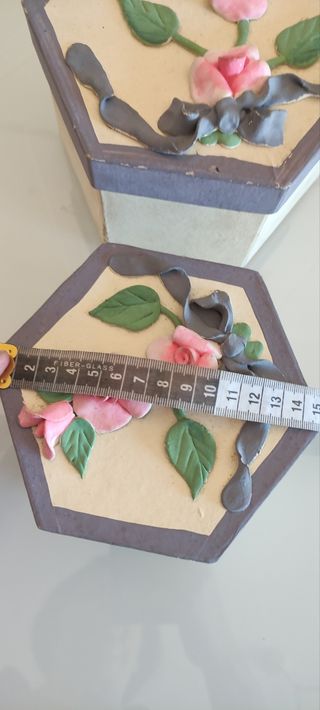 3 caixas de madeira pintada