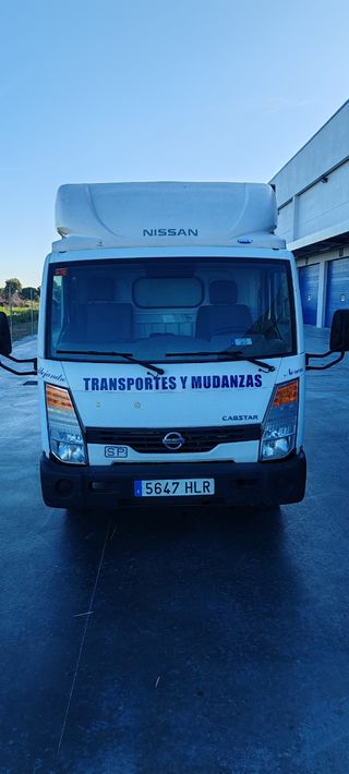 Se hacen portes y mudanzas