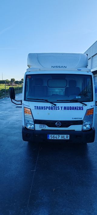 Se hacen portes y mudanzas