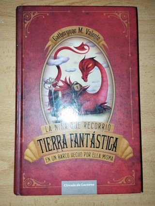 La niña que recorrió Tierra Fantástica en un barco hecho por ella misma