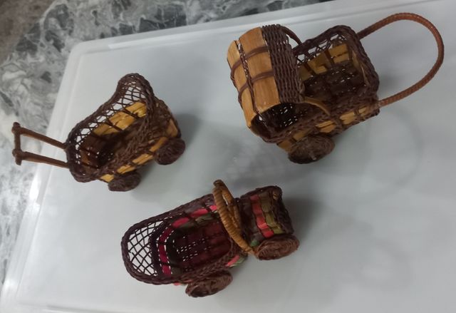 Ornamenti vintage in vimini