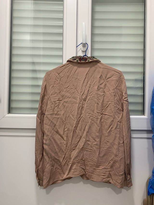 Camisa elegante ZARA con lazo y brillos