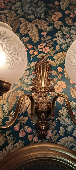 Aplique luz pared dorado