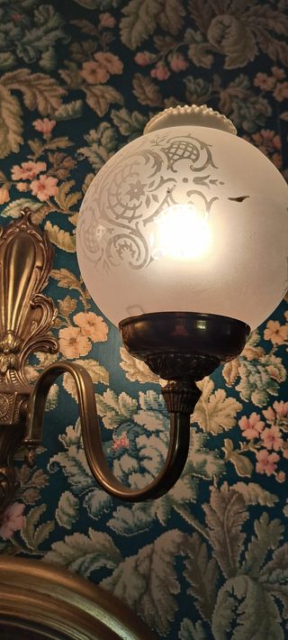 Aplique luz pared dorado