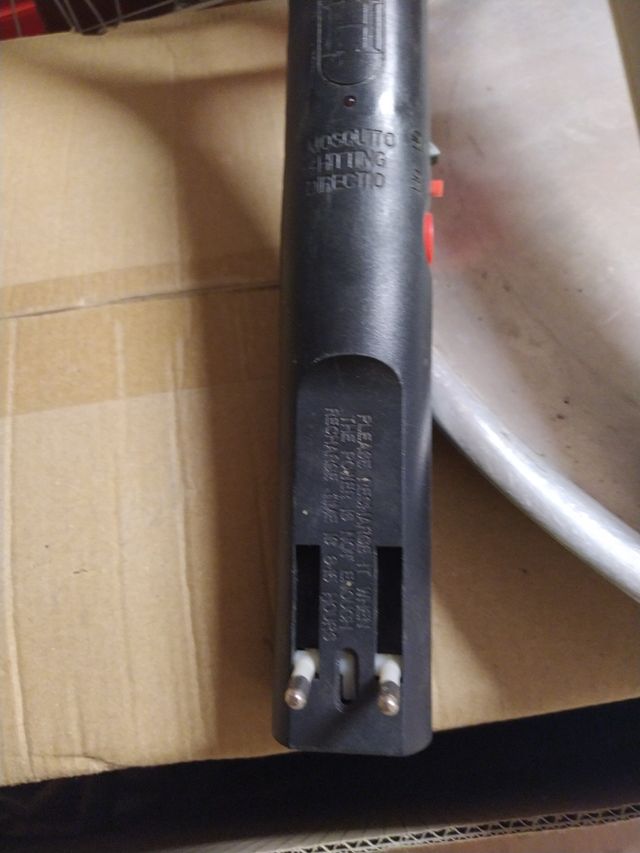 2 Racchette elettriche mosche e zanzare