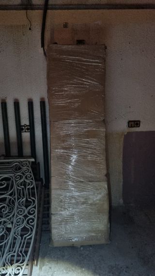 Rejas Forja Antiguas y ventanales con marcos.