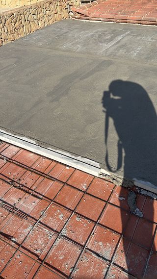 Se ofrece electricista, y albañil