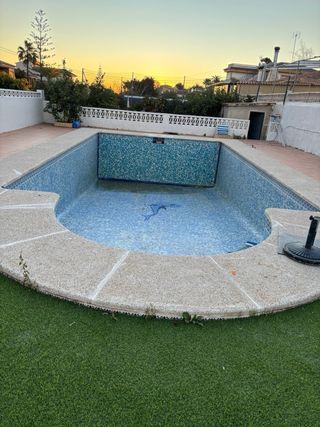 Se ofrece electricista, y albañil